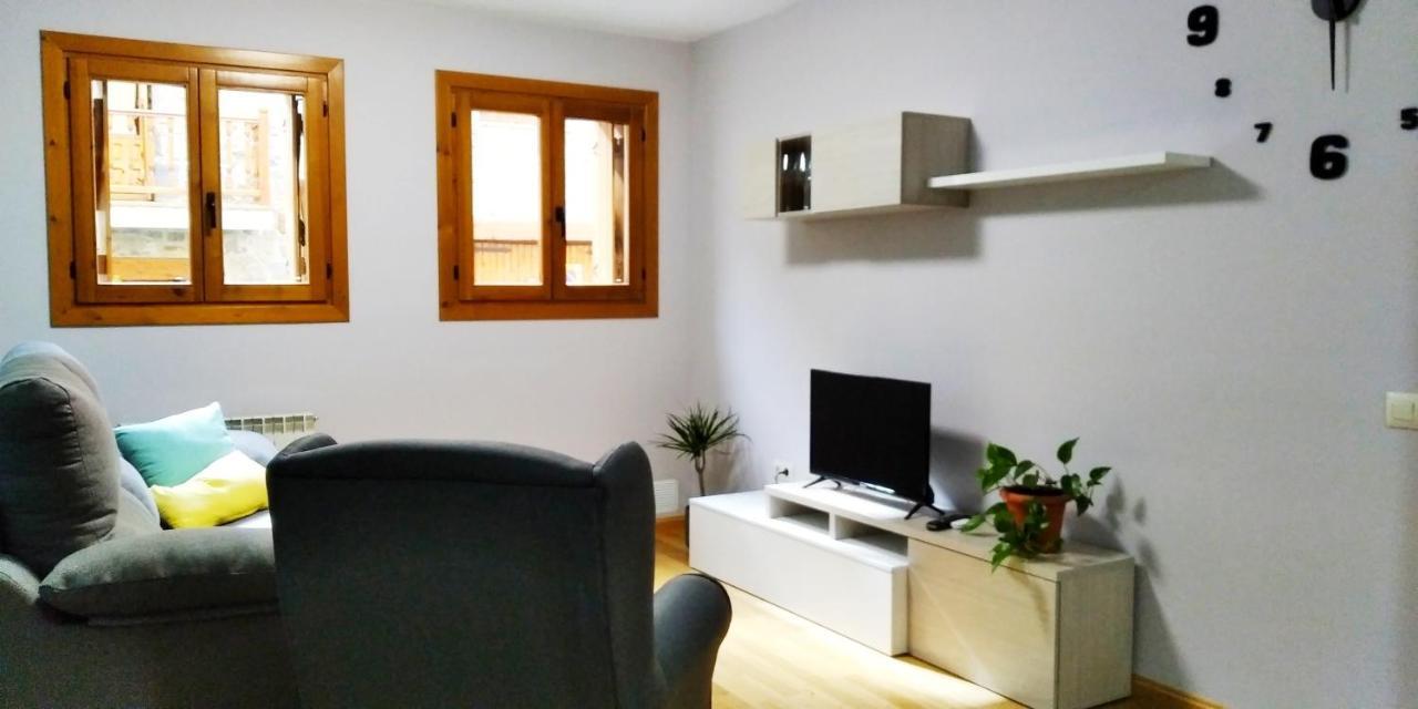 Apartamentos Tuara Castejón de Sos Exteriör bild